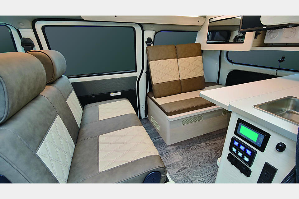 F-BOX Square（タウンエース）の商品画像01